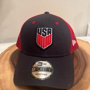 New Era Red and Blue 9 forty adjustable hook & loop mesh back USA Cap one size